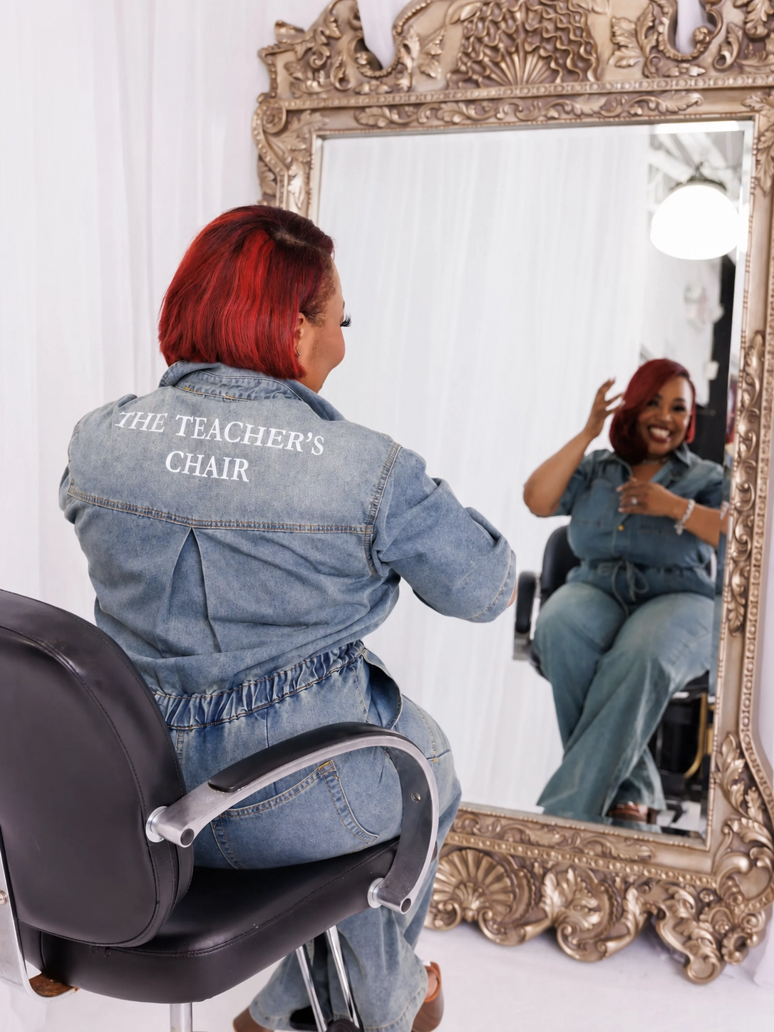 Load video: Nakish Harris explaining the audience she serves in the Teacher's chair. Stylist, Entrepreneurs, and Hairloss Clients
